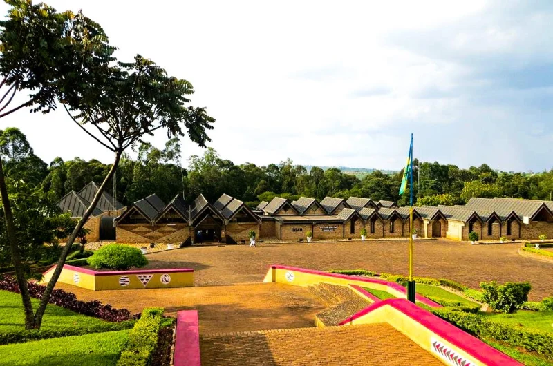 Huye - Scenic luxury villa hotel and Rwanda tourism destination at B&P Ever Retreat - everretreat.com